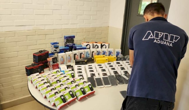 Secuestran celulares en contrabando valuados en casi $18 millones