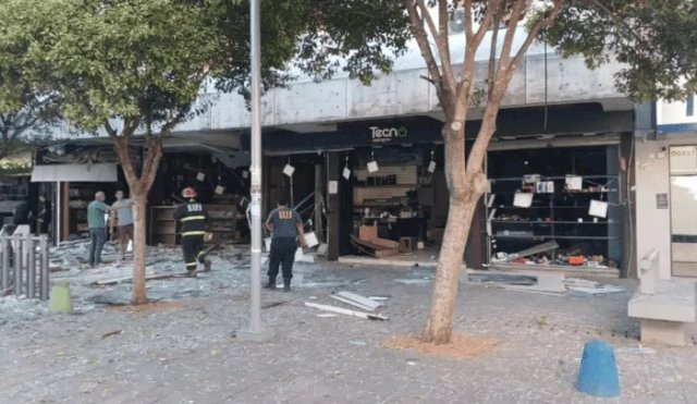 Explotó un local en plena peatonal de Florencio Varela