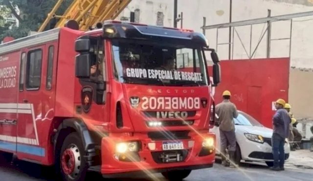 Derrumbe de una obra en construcción provocó destrozos en un edificio con supermercado